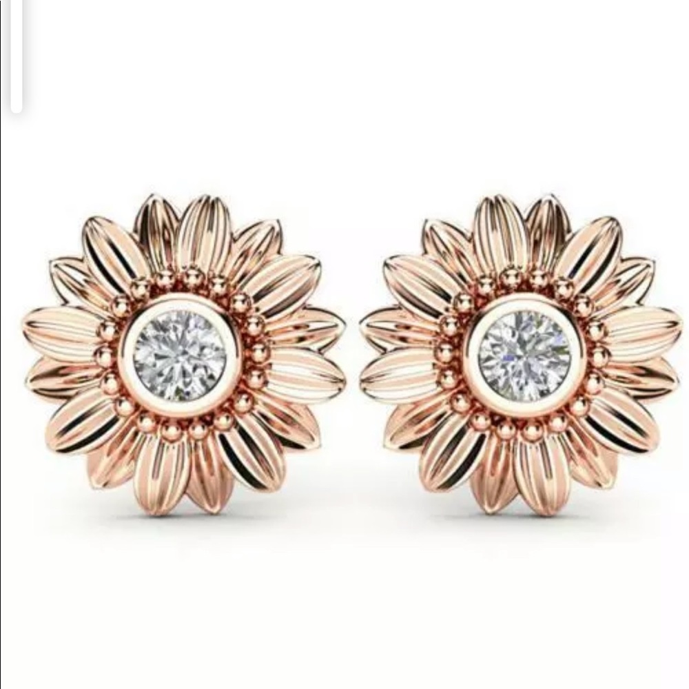 Pretty Rose Gold Rhinestone stud Earrings - Picture 1 of 4